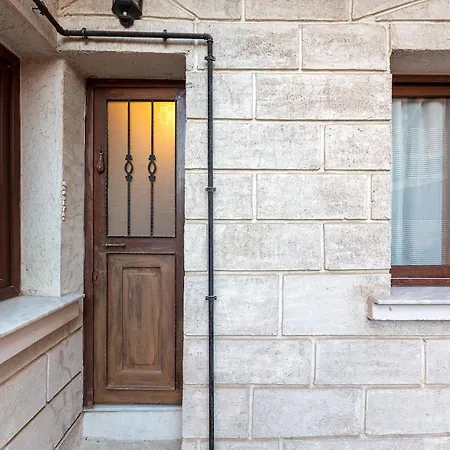 3min To The Historical Elevator,quiet And Peaceful Apartment *